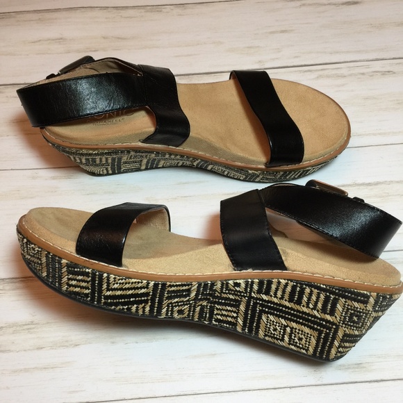 vionic zuma wedge sandal